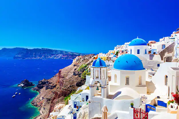 Relax In The Scenic Beauty Of Santorini 