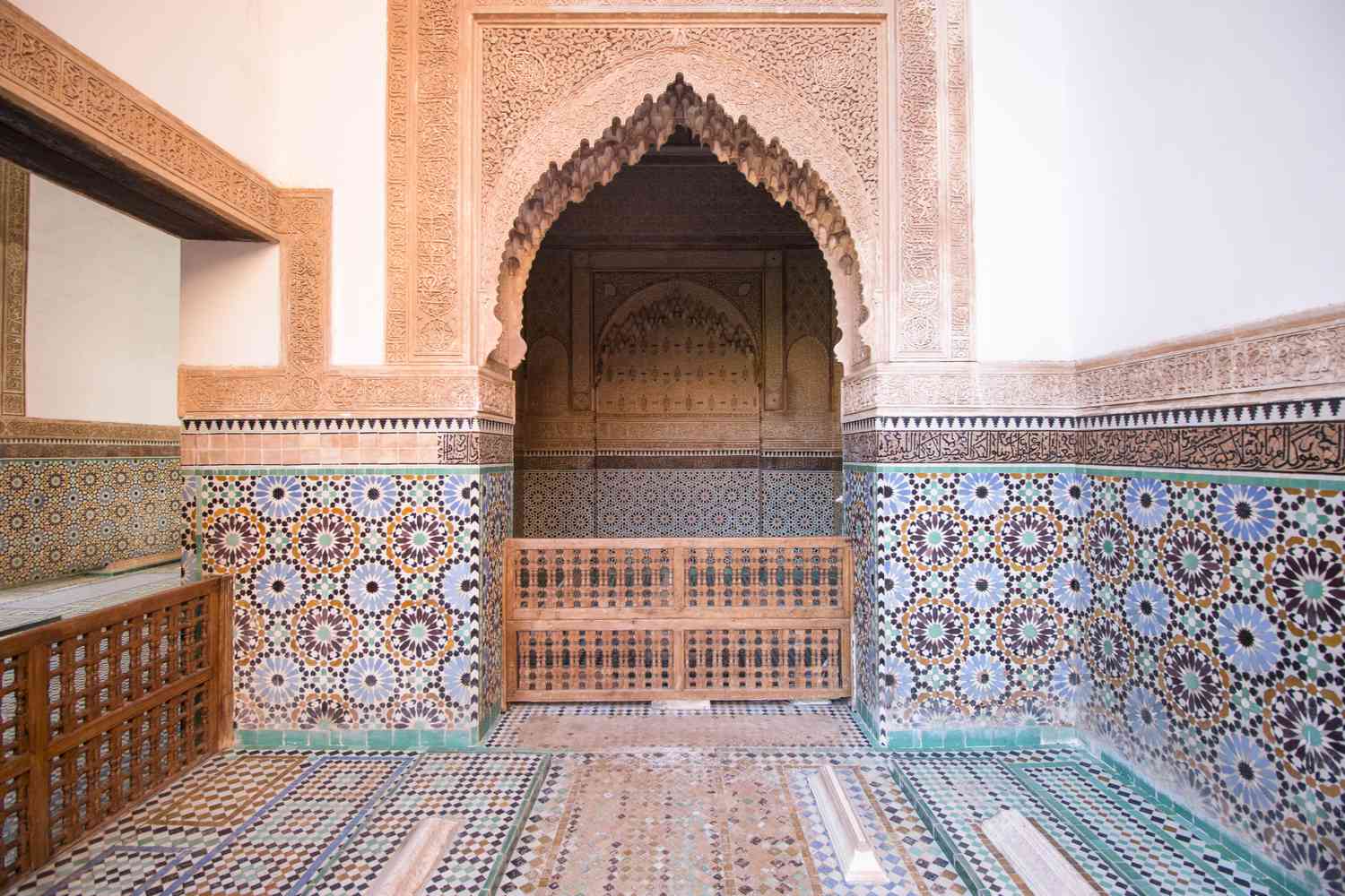 A Traveler’s Guide to Navigating Time in Morocco